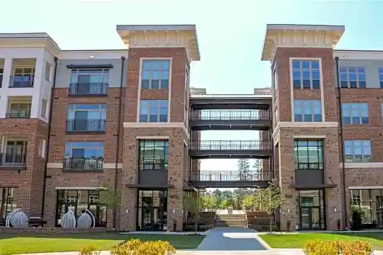 600 Carraway Crossing #1B Photo 2