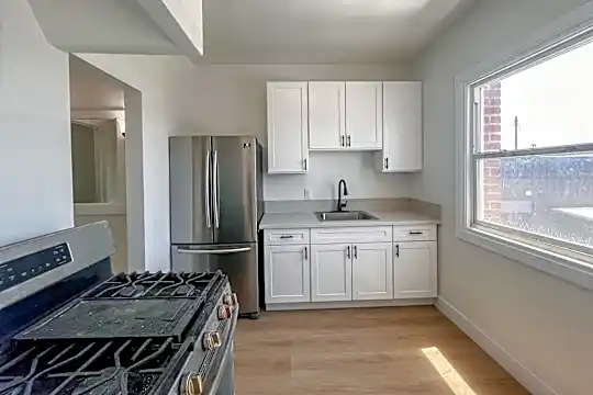 3800 S Grand Ave Photo 2