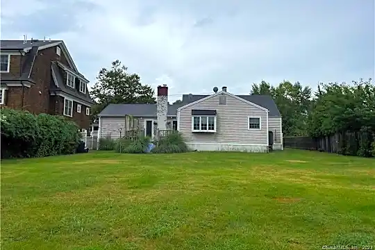 615 Rowland Rd Photo 2