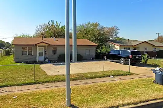 5248 E Berry St Photo 1
