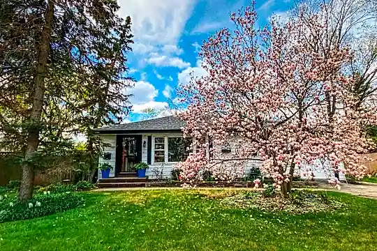 Hinsdale-Front_pro.JPG