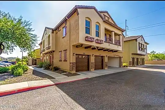 2725 E Mine Creek Rd #1010 Photo 2