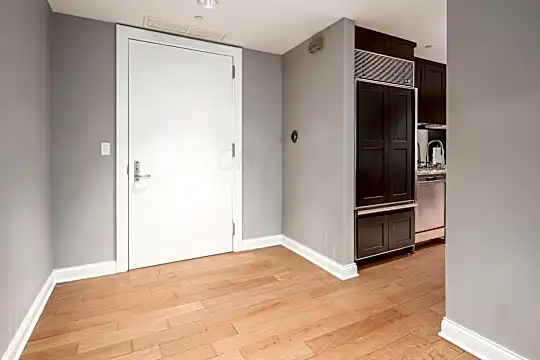 1 Miranova Pl #720 Photo 2