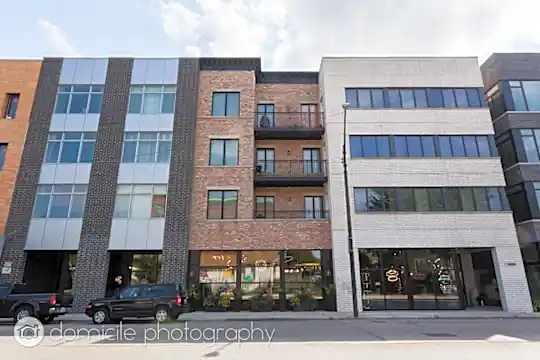 1639 W Grand 304 Photo 1