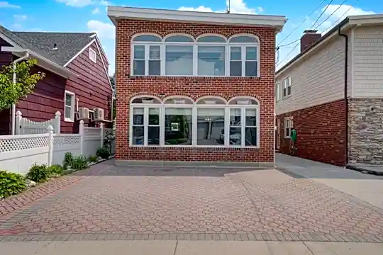 194 B 132 St Photo 2