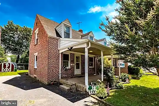 724 Fairview Rd Photo 1