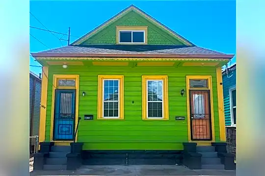 1804 Marigny St Photo 1