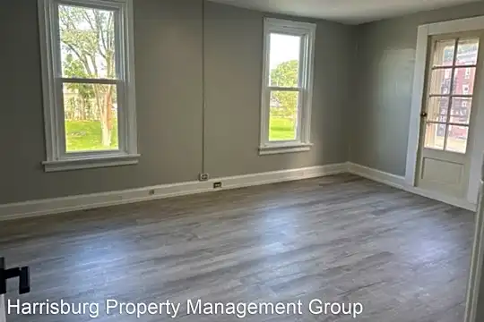 1529 Regina St Photo 2