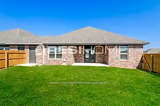 1161B Lakeview Dr Photo 2