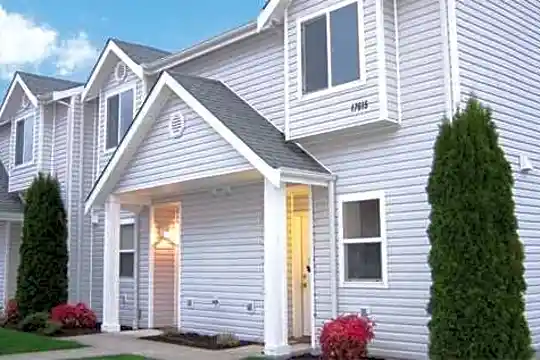 Parklane Court Townhomes Photo 1