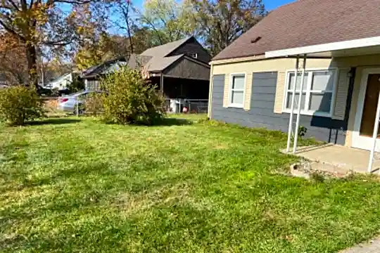 5056 Dimson Dr N Photo 1