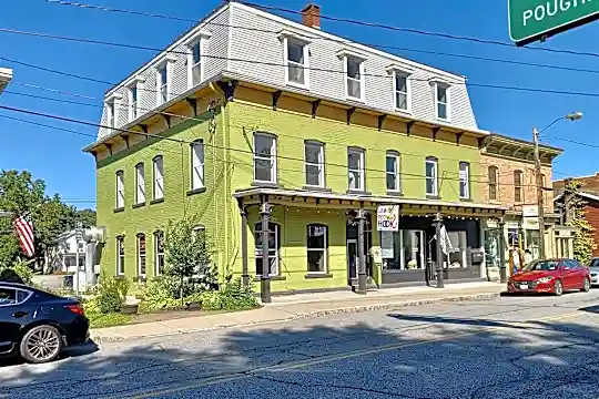 31 W Market St #3A Photo 1