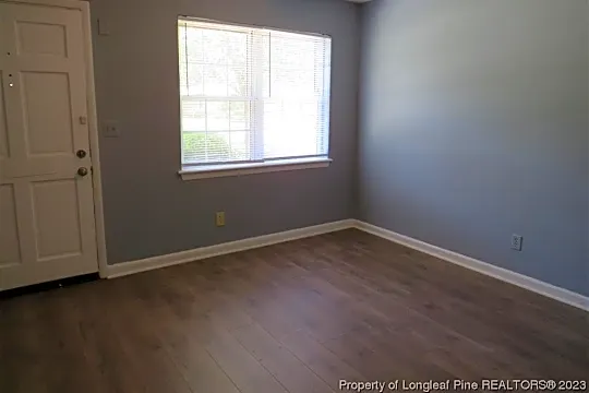 411 Beta St Photo 2