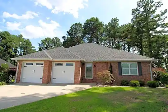 2930 S Wise Dr Photo 1