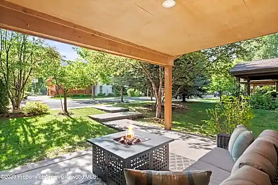 316 Allison Ln #B Photo 2