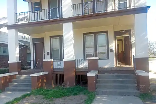 1900 12th St Photo 1
