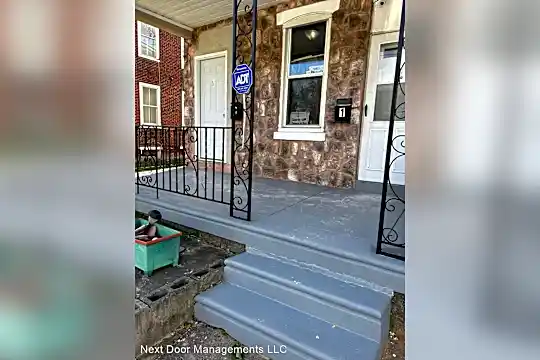 6132 Hazel Ave Photo 1