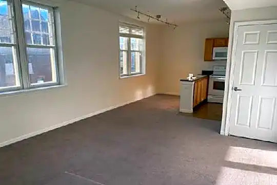 27 E Willis St Photo 2