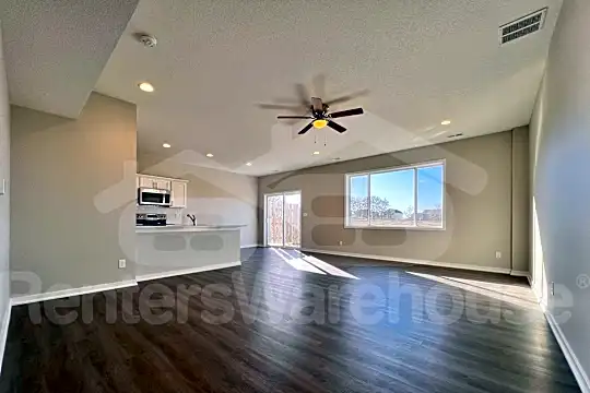 7000 Lake Hill Dr Photo 2