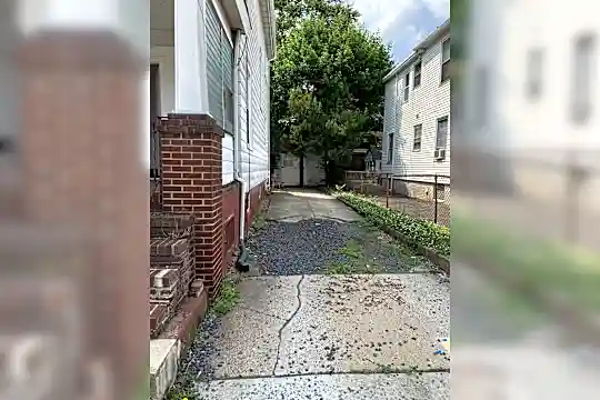 3 Courtlandt St Photo 2
