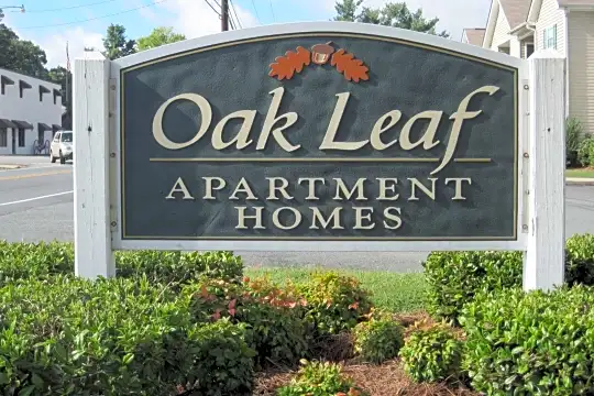 Oak Leaf Apartments Photo 1