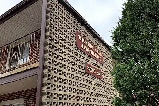 Hickory Glen Apartments Photo 2