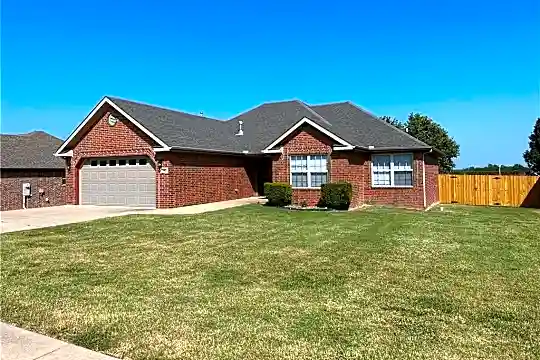 541 Keswick Dr Photo 1