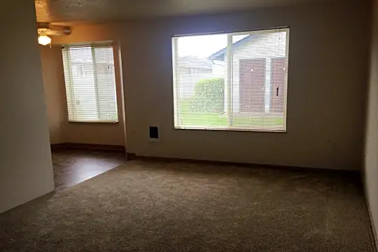 Park Avenue Village Photo 2