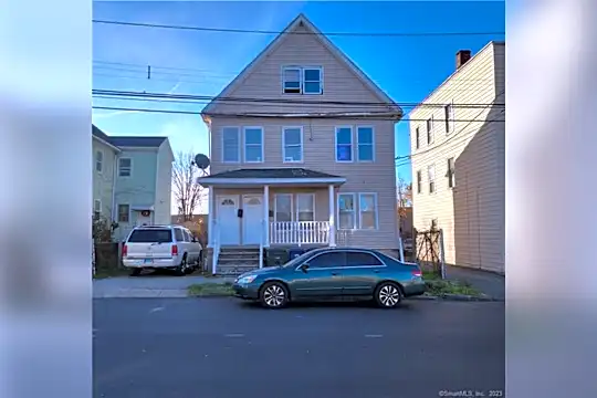 261 6th St Photo 1
