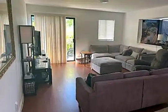 3415 Harding Ave Photo 1