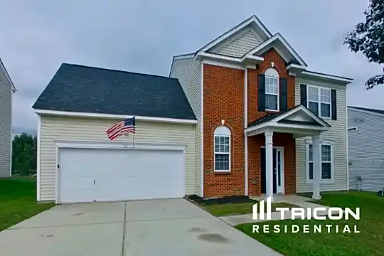 527 Elsberry Lane Photo 2