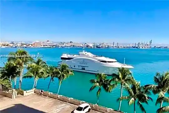540 Brickell Key Dr #303 Photo 2