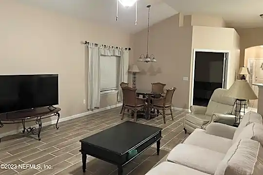 1726 Cross Pines Dr Photo 2