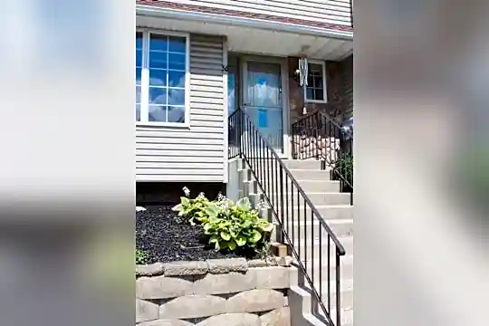 56 Roundtree Ct Photo 2