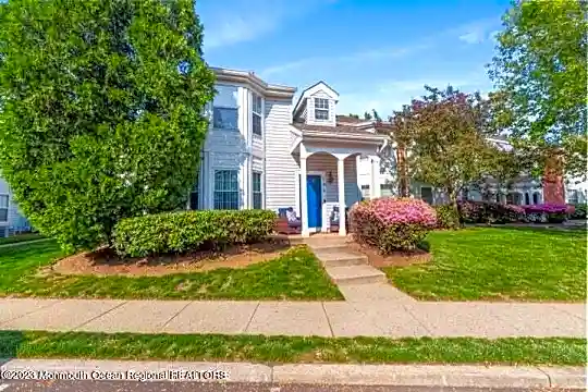 186 Tulip Ln Photo 1