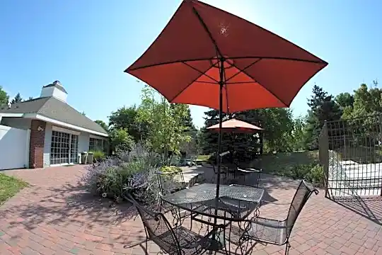 Windsong Country Estate Apartments Photo 1
