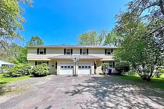 65 Salem St Photo 1