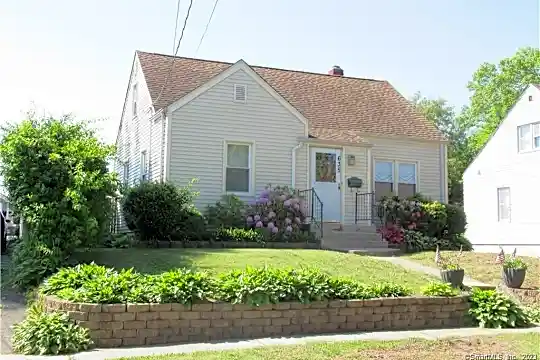 635 Burnsford Ave Photo 1