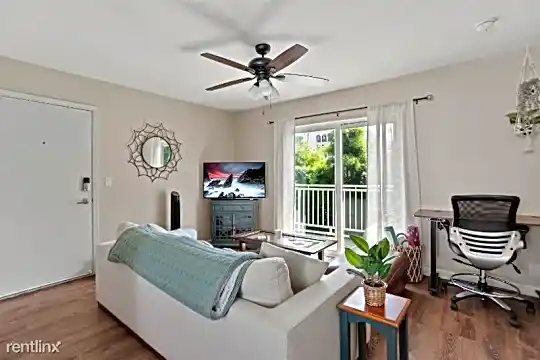 2020 Diamond St Photo 1