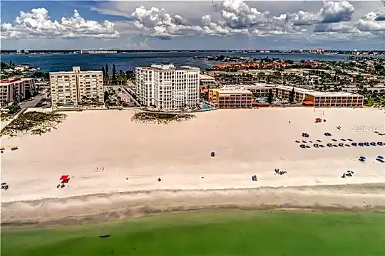 4950 Gulf Blvd #304 Photo 2