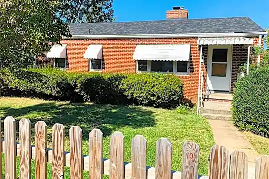 1223 Cherry Ave Photo 1