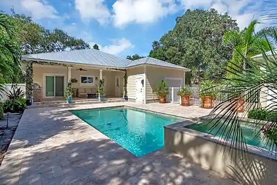 548 Conn Way Photo 1