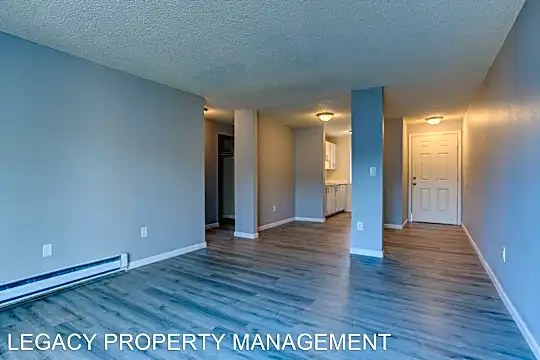 Johnson Creek Village Apartments. Photo 1