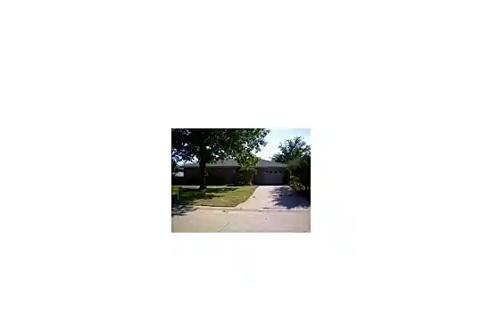 821 Loganwood.jpeg