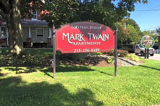 Mark Twain Apartments Photo 2