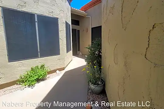 16714 E Gunsight Dr Photo 2
