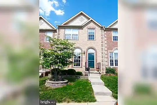 506 Callander Way Photo 2