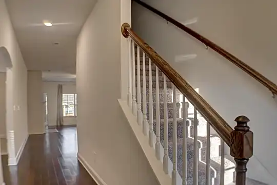 210 Properzi Way SW Photo 2