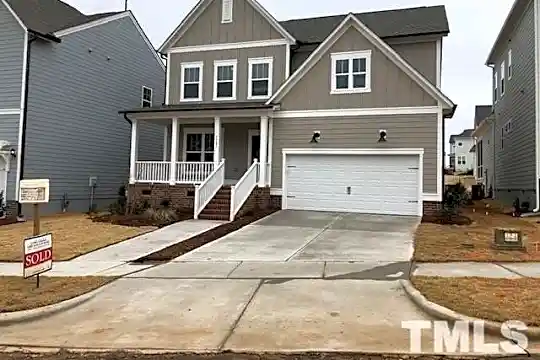1521 Highpoint St Photo 1