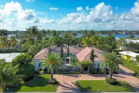 2258 Ibis Isle Rd E Photo 1